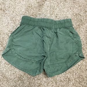 Slip On Army Green American Eagle Shorts